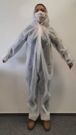 Combinezon refolosibil, autoclavabil, alb, material polipropilena Geosin, 100 g/mp – XXL