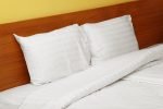 Lenjerie de pat pentru 2 persoane Damasc Somnart, 100% bumbac damasc, 4 piese, Cearceaf pat 200×260, Cearceaf pilota 180×200, Fete de perne 50×70 x 2