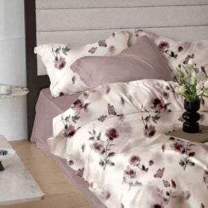 Lenjerie de pat finet 6 piese, cearceaf pat cu elastic, cearceaf pilota 200×230, 2 fete perna 50×70, 2 fete perna 70×70, Extra, Burgundy Blossom, 61